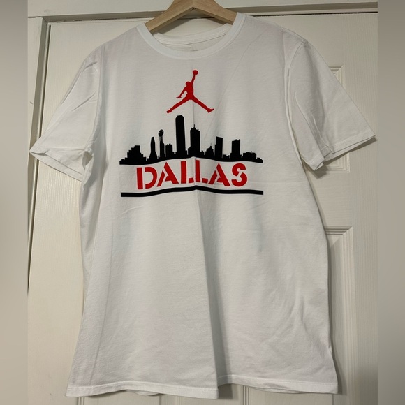 Jordan Other - EUC Men’s Jordan “Dallas” t shirt- large